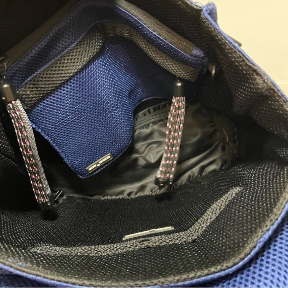 Go Dash Dot All Mesh Blue Backpack with Crossbody Strap - Picture 9 of 15